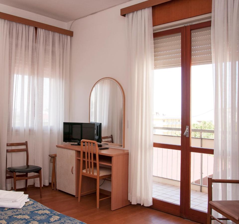 Hotel Rugantino Cesenatico Ngoại thất bức ảnh