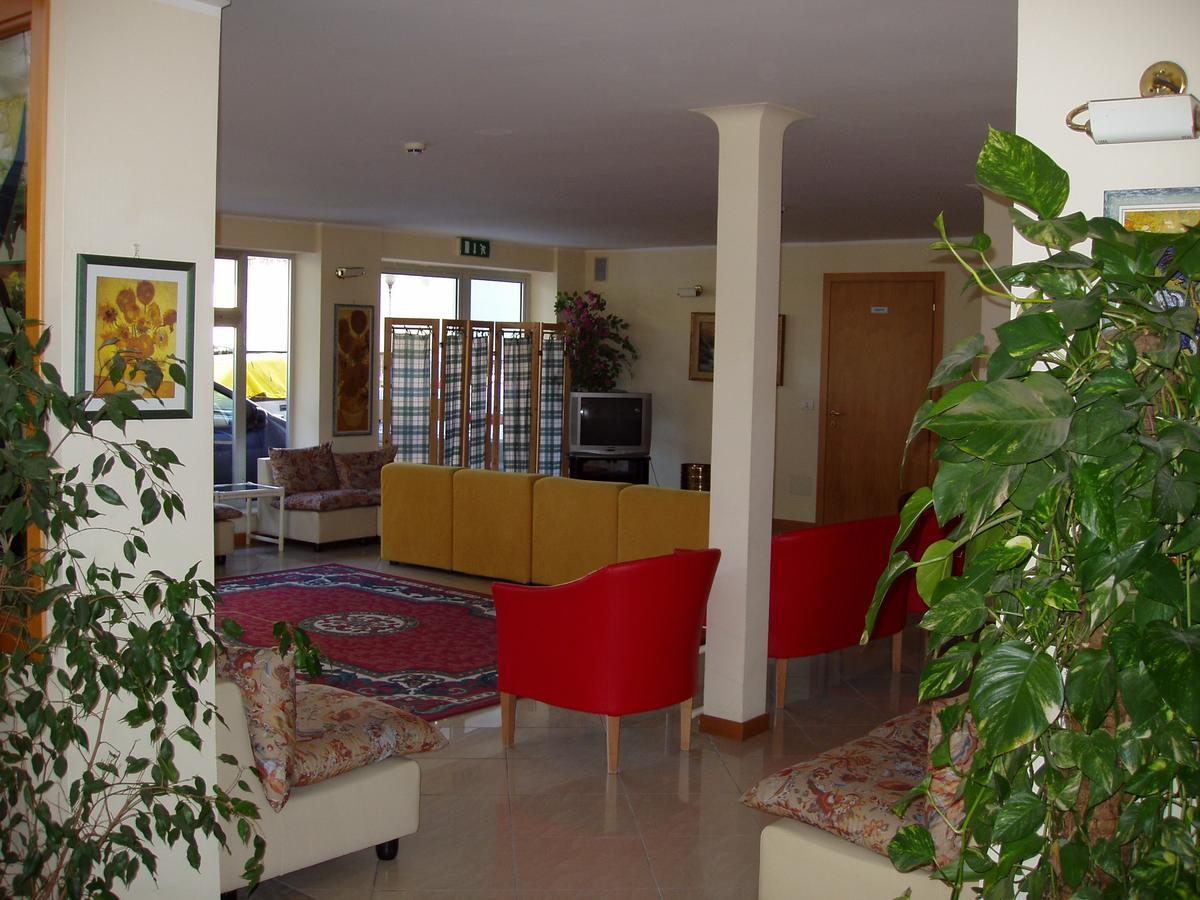 Hotel Rugantino Cesenatico Ngoại thất bức ảnh