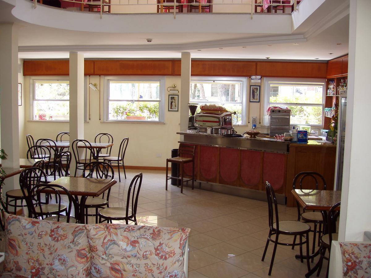 Hotel Rugantino Cesenatico Ngoại thất bức ảnh