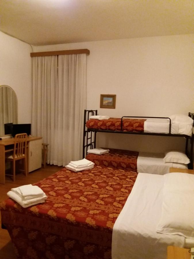 Hotel Rugantino Cesenatico Ngoại thất bức ảnh